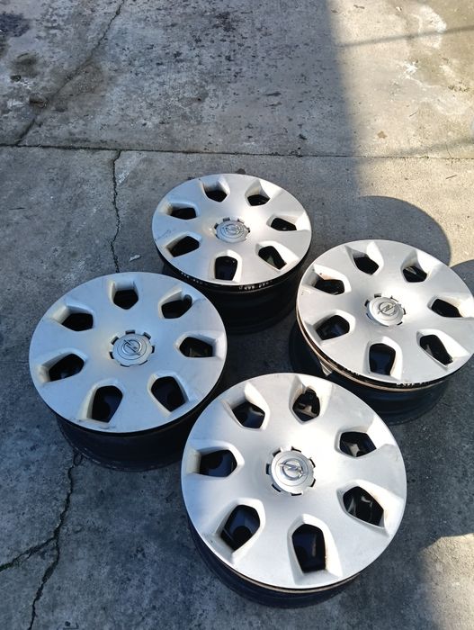 Vand 4 capace originale Opel Astra j pe 16