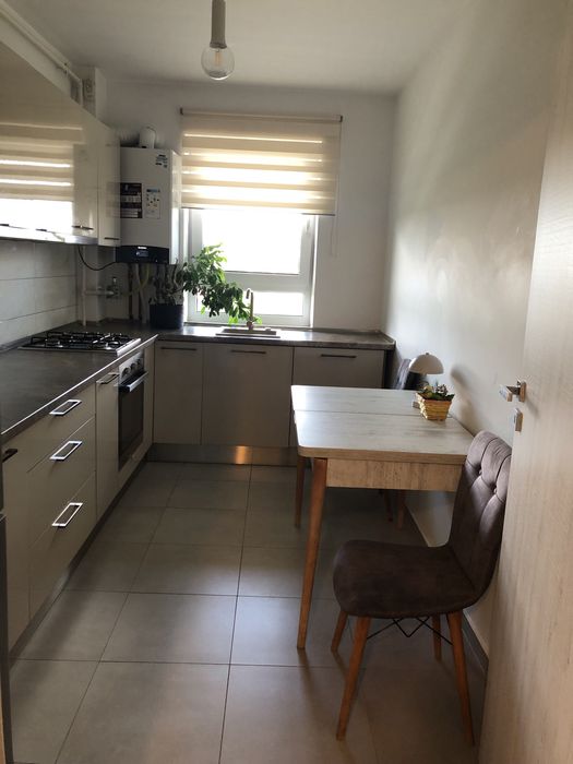 De inciriat apartament 2 camere decomandat