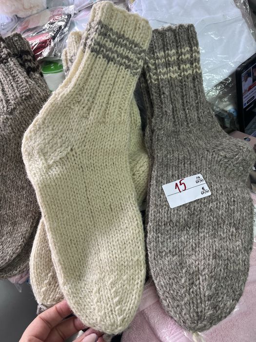 Вълнени чорапи ръчно плетени