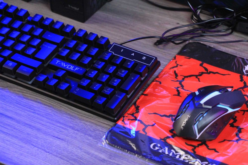 5in1 Klavetura+sichqoncha+kovrikcha+kalonka+quloqchin