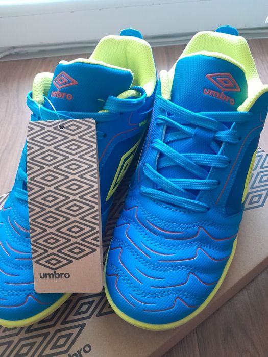 Маратонки за момче Umbro