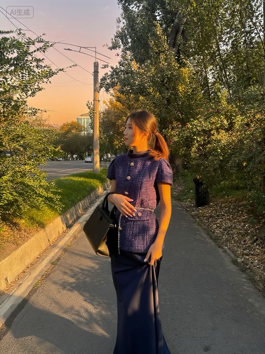 Продаю платье, одела пару раз