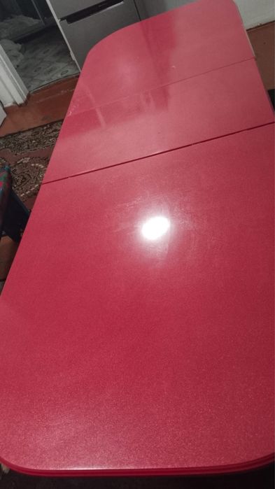 Кухонный стол со стулами