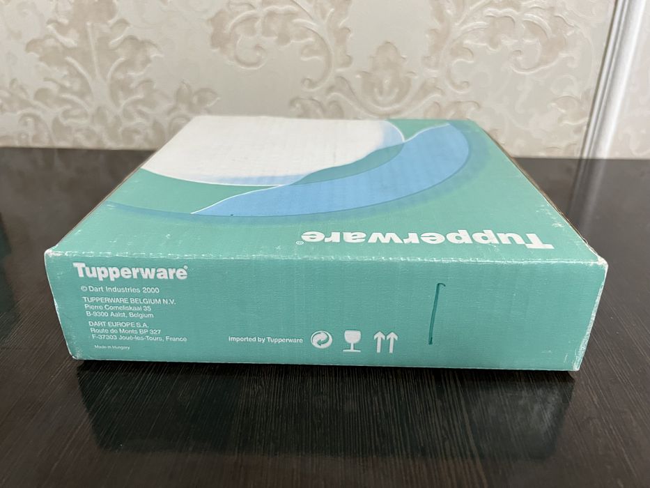 Фарфоровые тарелки Tupperware