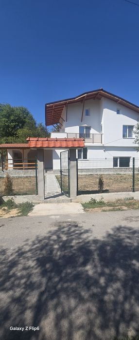 Къща в Блатешница