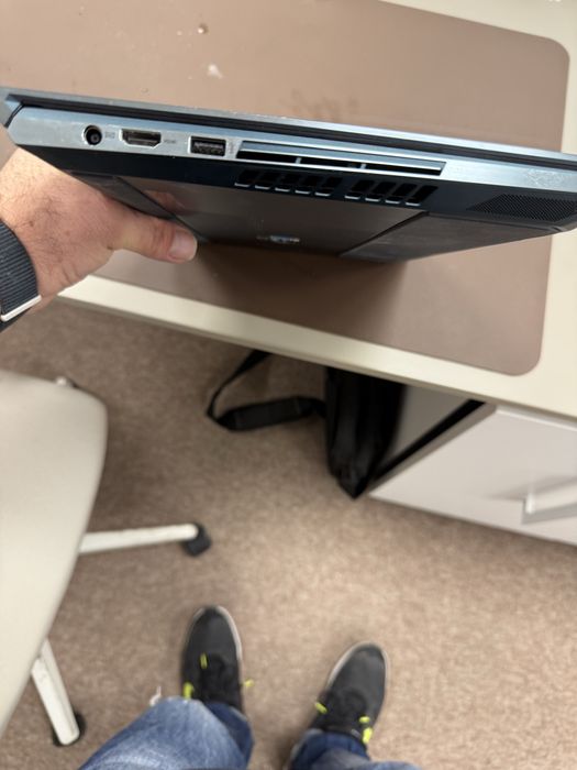 Продовам лаптоп ASUS UX581G Notebook PC