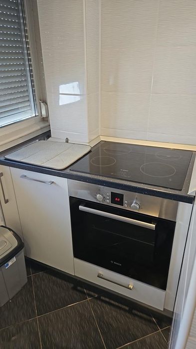 Vând apartament în Năvodari, zona centrală, cu 2 camere