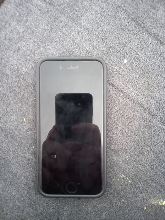 Iphone se2 64gb като нов