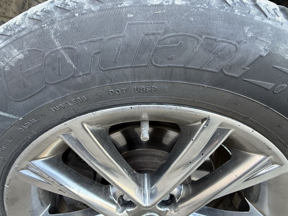 Шины зимние 225/65/17