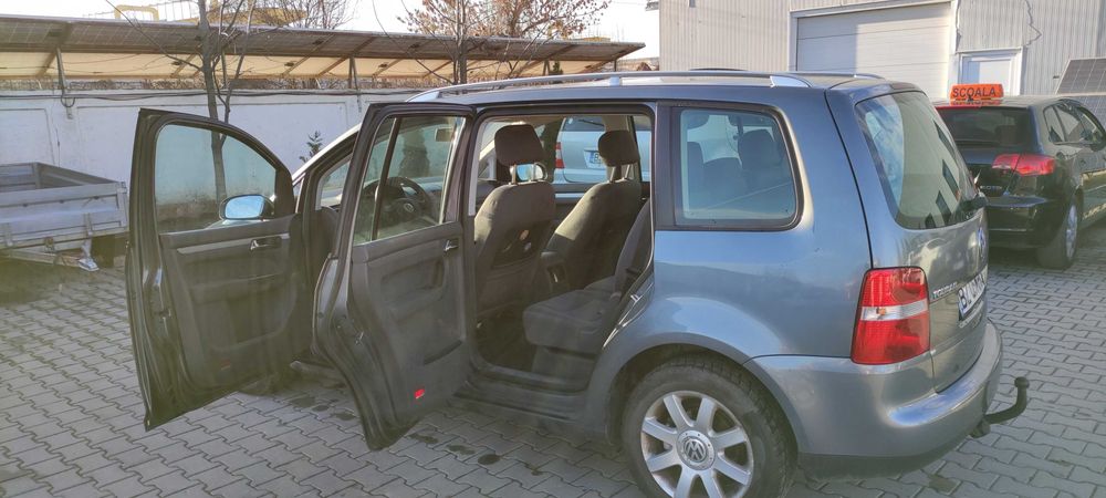 VOLKSWAGEN Touran 2004 — imagine 3