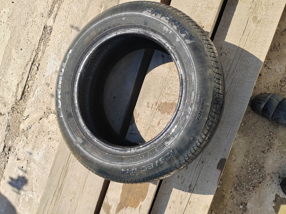 Шины 185/65/14 продам