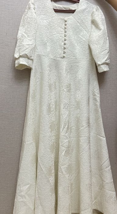 Платья женские 42-44 размера