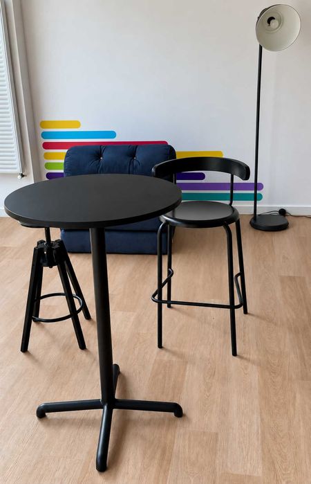 Set mobilier IKEA – 2 fotolii extensibile, masa bar, scaune si lampadare