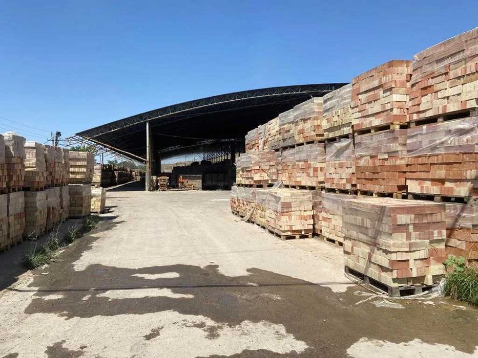 Красный полуторный кирпич М150 250х120х88