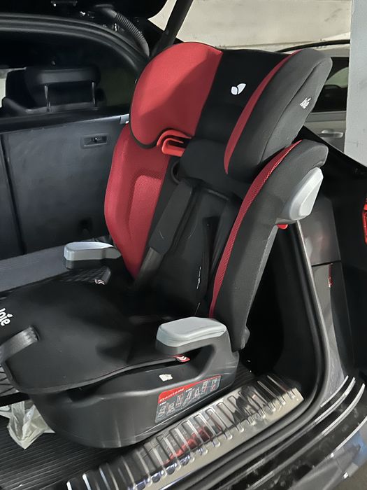 Vând scaun auto Joie Elevate 9–36 kg – utilizat de 2-3 ori