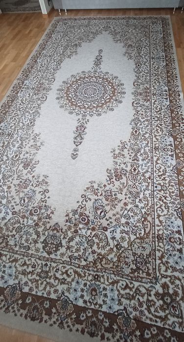 Продам палас и дорожку.