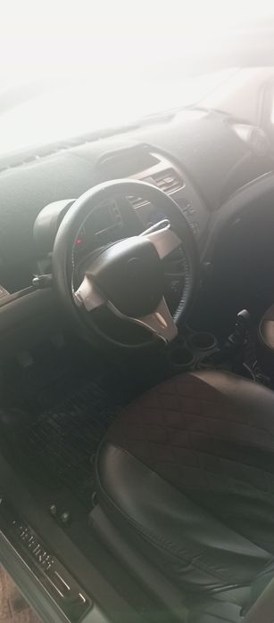 Продам машину spark