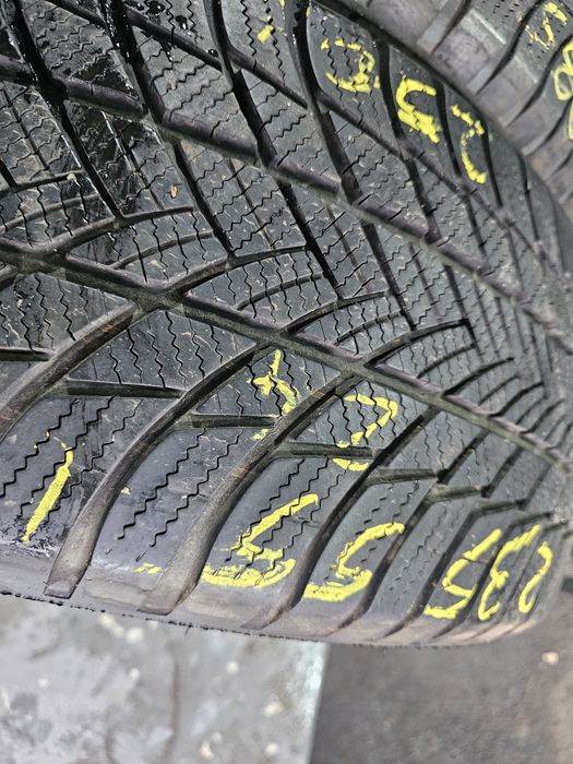 235 55 18 m+s bridgestone