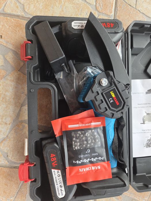 Vand mini drujba cu doi acumulatori de 48 V.