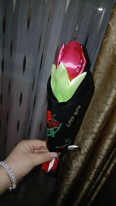 Trandafir din satin