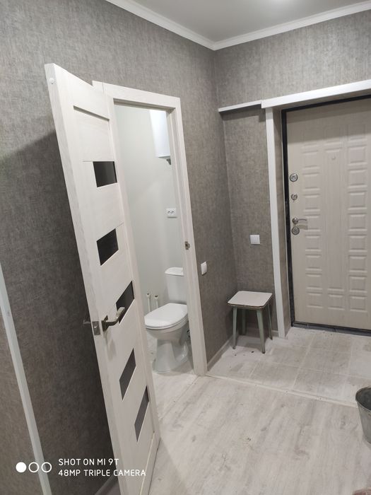 Поклейка обоев / галтелей