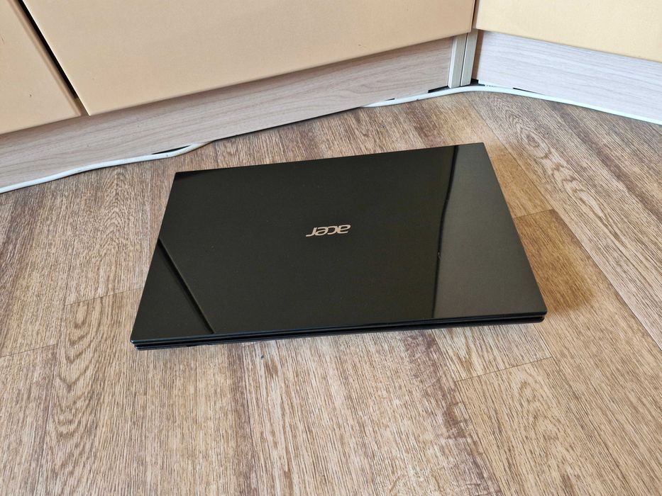 Большой Acer 17d core i5