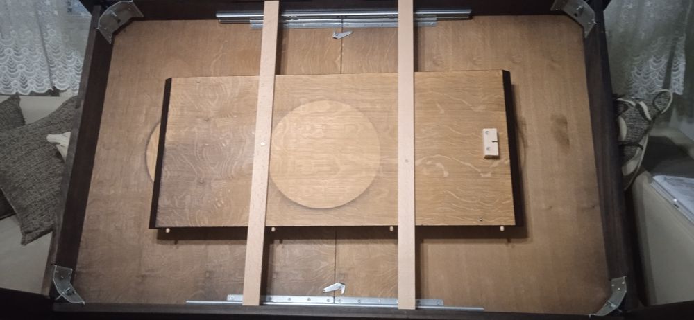 Трапезна маса разтегателна