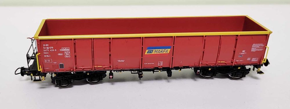 macheta vagon Eacs CFR Marfa var. rosu din set Albert Modell 500028 H0