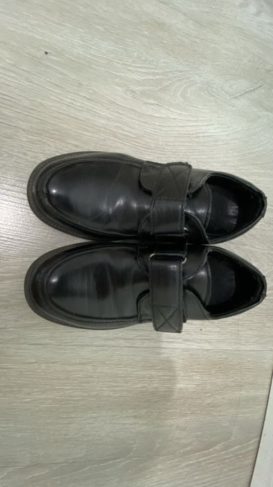 Продаю турецкую обувь для мальчика размер 30