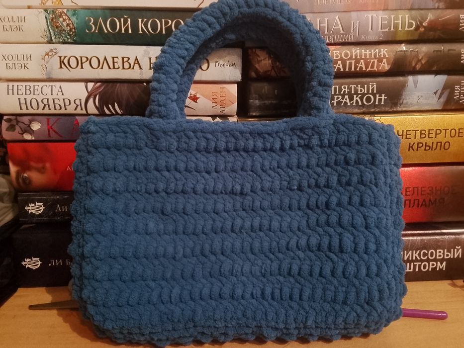 Вязанная мини сумочка