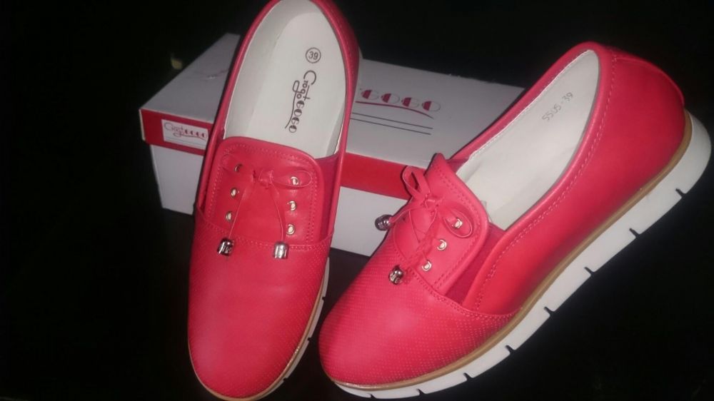 Нови обувки четри чифта