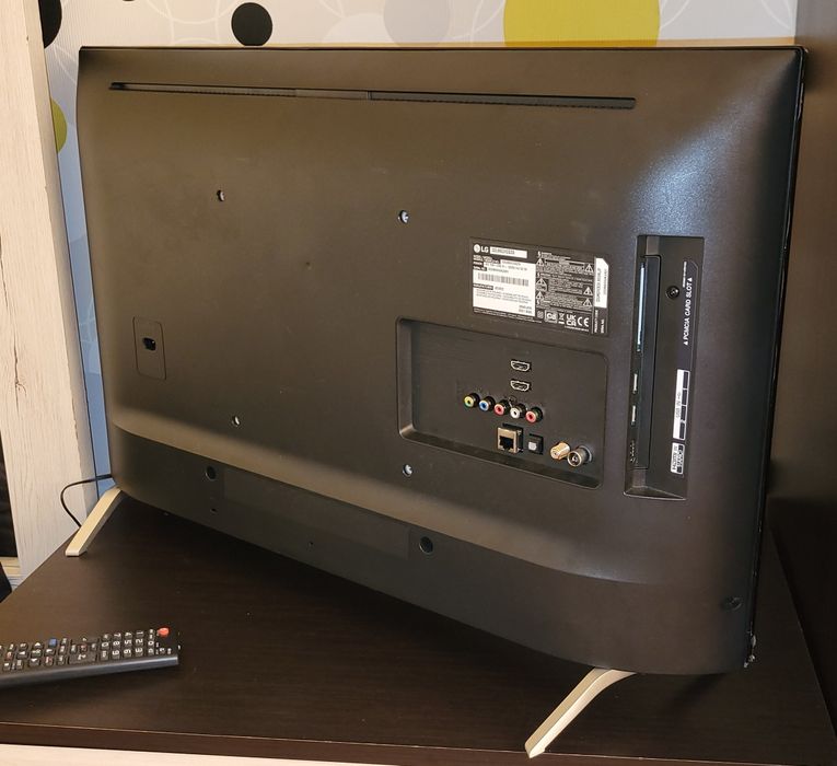 Чисто нов LG 32" Smart Full HD tv