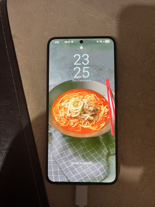 samsung s22 с небольшим дефектом