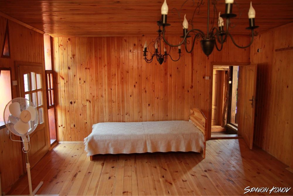 Продава се Къща в с. Ломец, Област Ловеч - 390 кв.м за 505 €/кв.м - Снимка #8