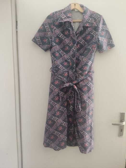 Ретро рокля с копчета и колан