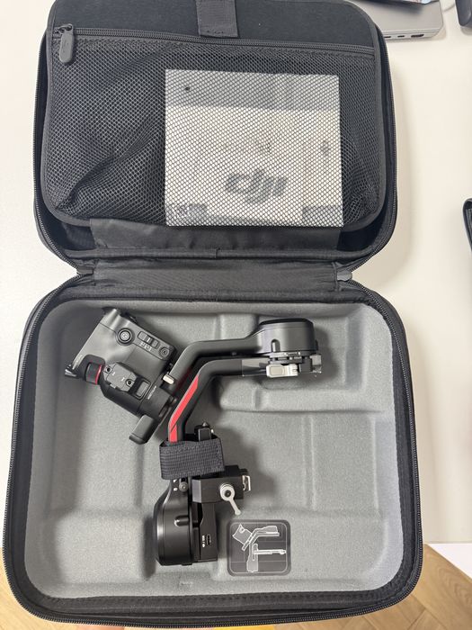 DJI RS 4 Combo – NOU, nefolosit + cadouri incluse