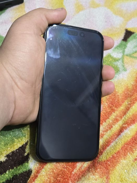 Продам iPhone 15 на 256 gb