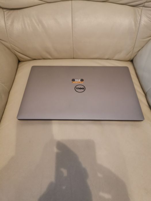 Dell xps 15 9550 core I7 display Touchscreen 4 K, video dedicat, ssd  m2
