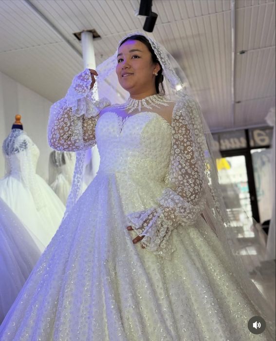 Свадебный платья б/у 80К