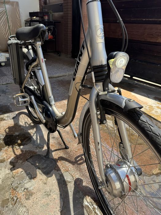 Bicicletă electrica Giant