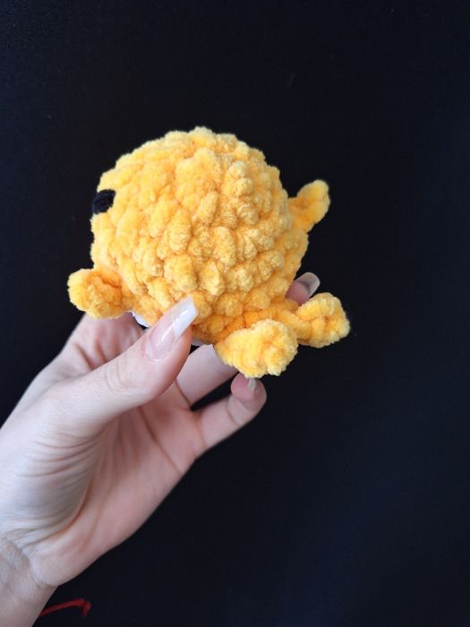 Ръчно изплетен ключодържател Китчо