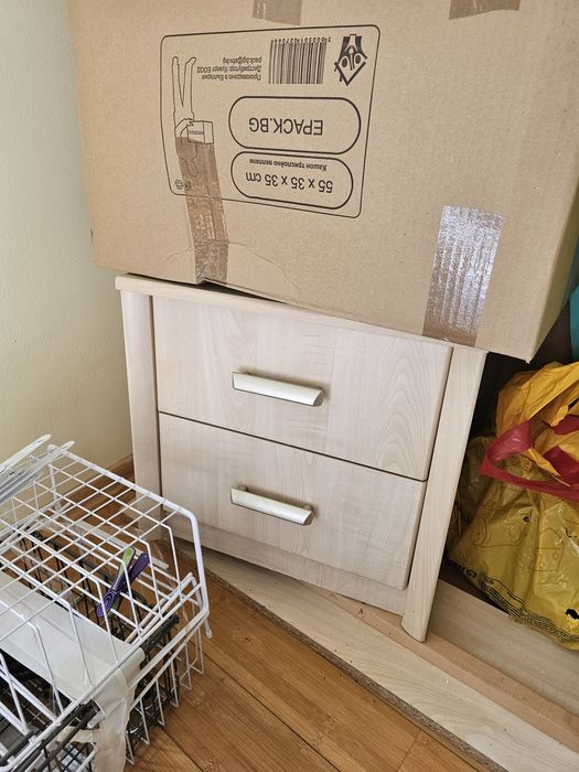 Спален комплект: гардероб с огледало + 2 нощни шкафчета + скрин – мног