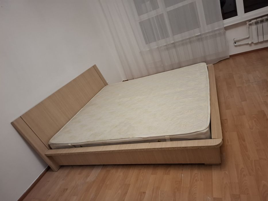 Кровать большая двухспальная 111×200 из лдсп с пружинным ортопедически