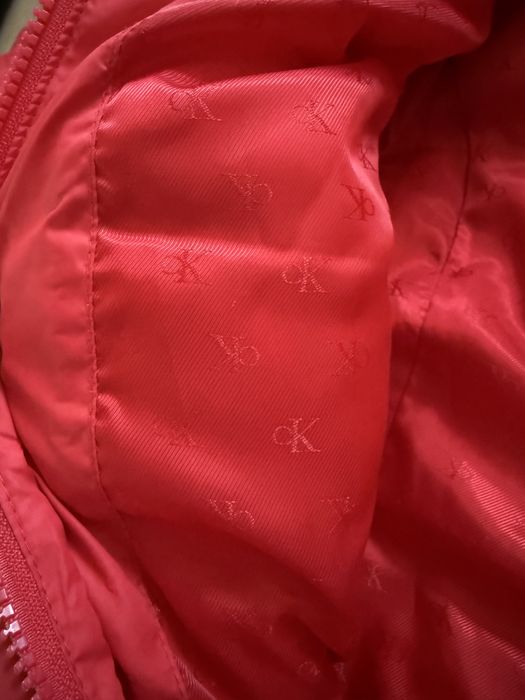 Calvin Klein яке L размер