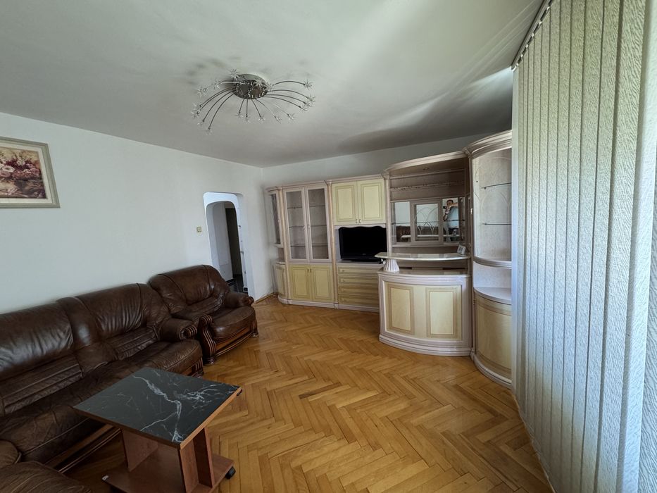 Inchiriez apartament 3 camere bd Constantin Brancoveanu