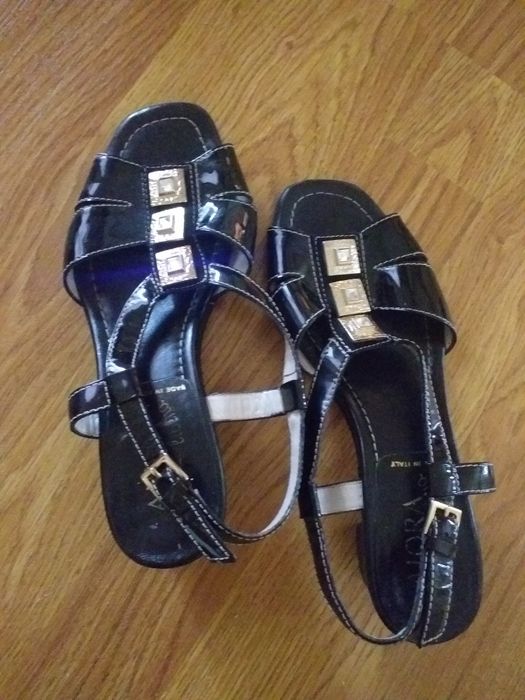 Продам новые туфли и босоножки