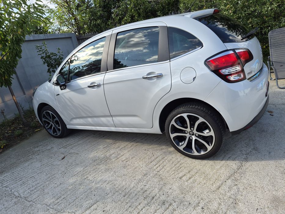 Citroen c3 excelence 1.2 benzina cu turbo  110 cp an 2015  km 95000     R.A.R. Efectuat!!!