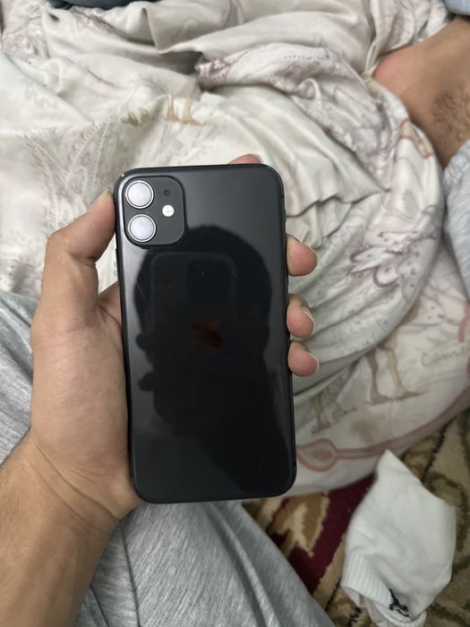 Айфон 11 отличный состаяныйе ios27.0.1