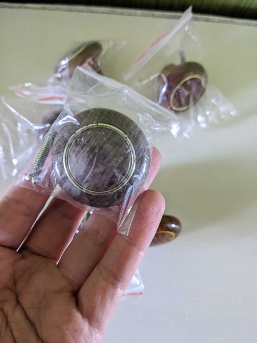 Ручки мебельные, кнопки