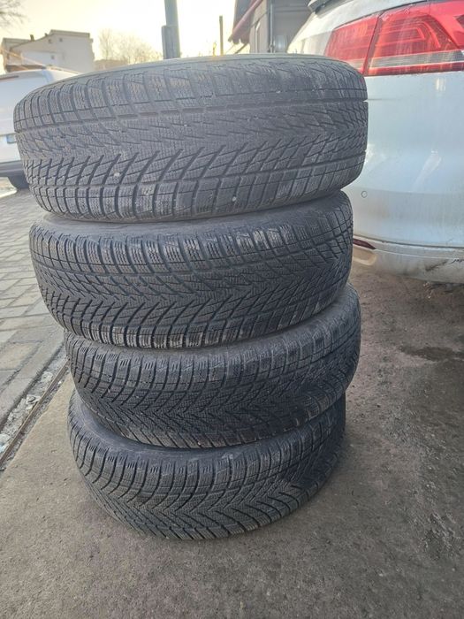 Goodyear UltraGrip Performance 3 215/60/R16 DOT Noiembrie 2024